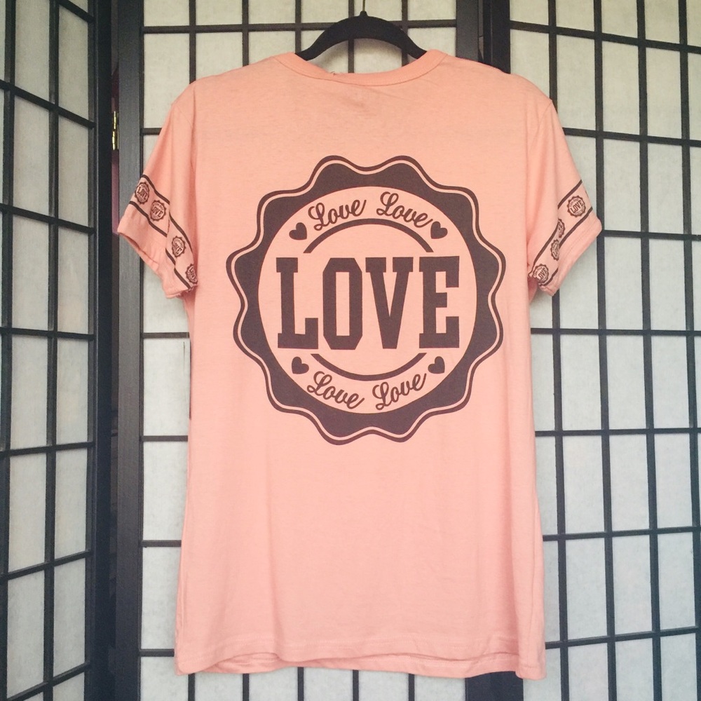 NWT 🖤💕 LOVE T-Shirt 💞🖤